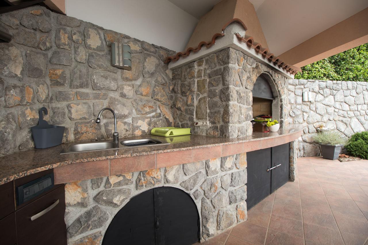 Apartments Villa Adore Ičići Екстериор снимка
