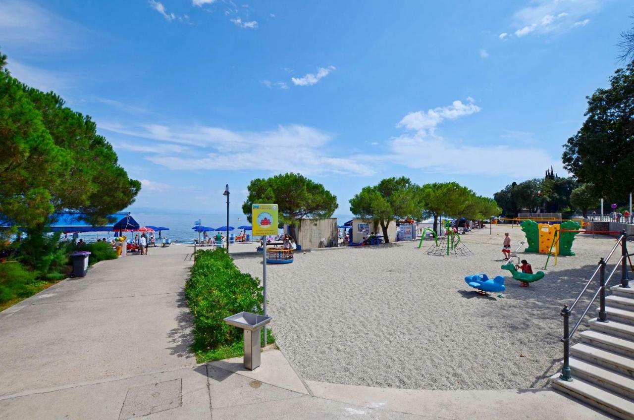 Apartments Villa Adore Ičići Екстериор снимка