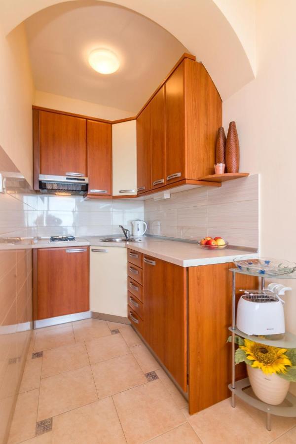 Apartments Villa Adore Ičići Екстериор снимка