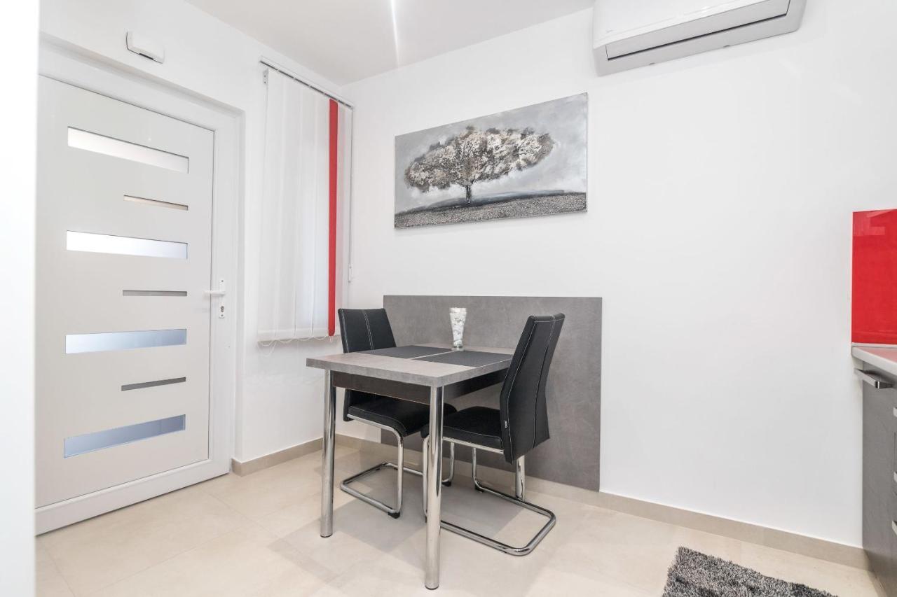 Apartments Villa Adore Ičići Екстериор снимка