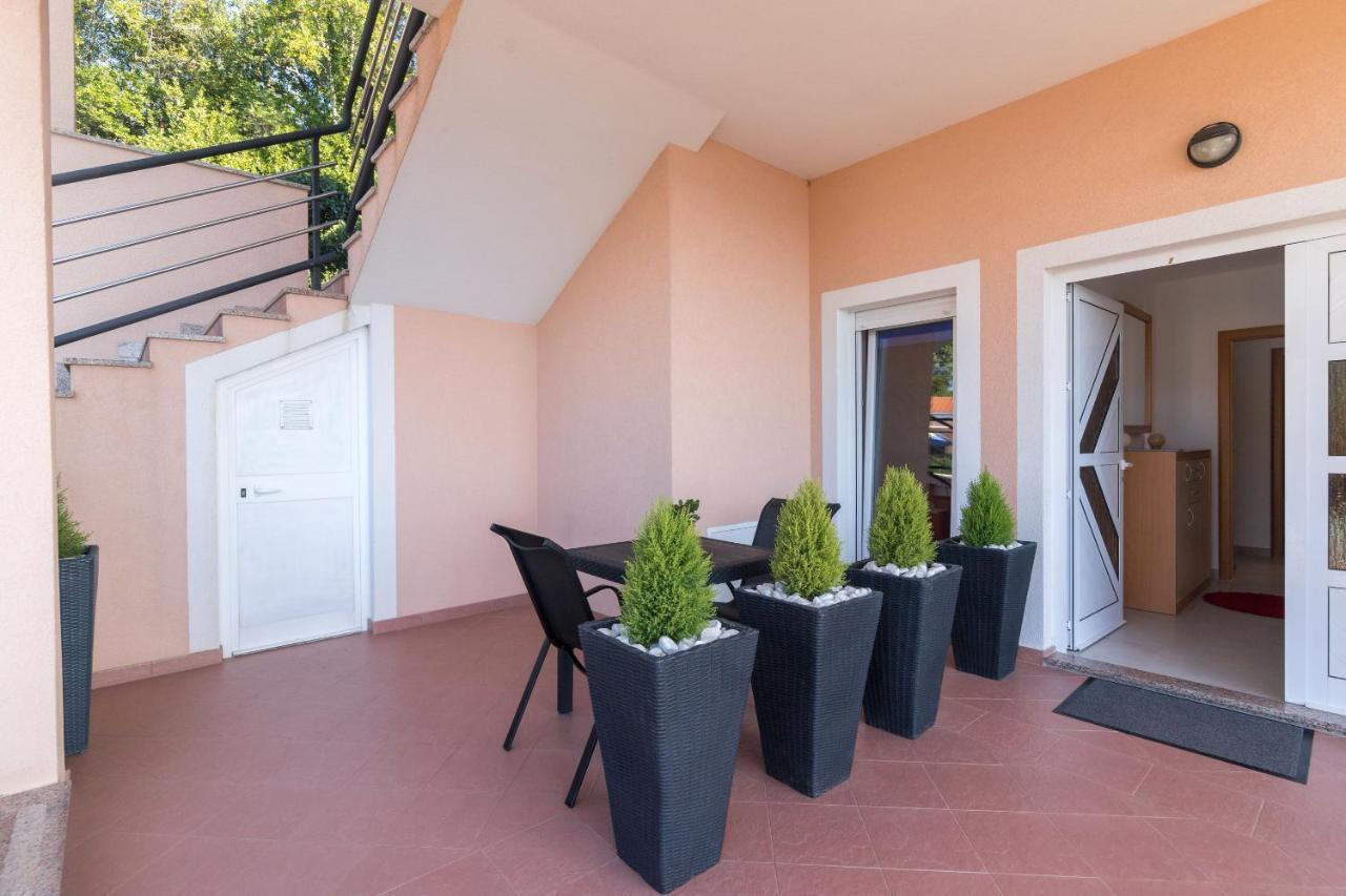 Apartments Villa Adore Ičići Екстериор снимка