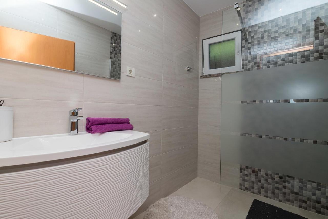 Apartments Villa Adore Ičići Екстериор снимка